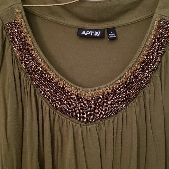 Top - Picture 2 of 3